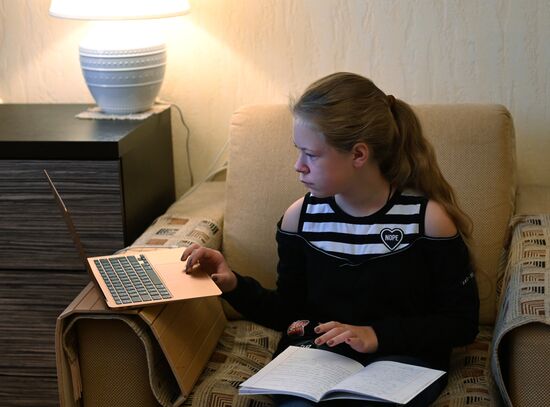 Московские старшеклассники переходят на дистанционное обучение