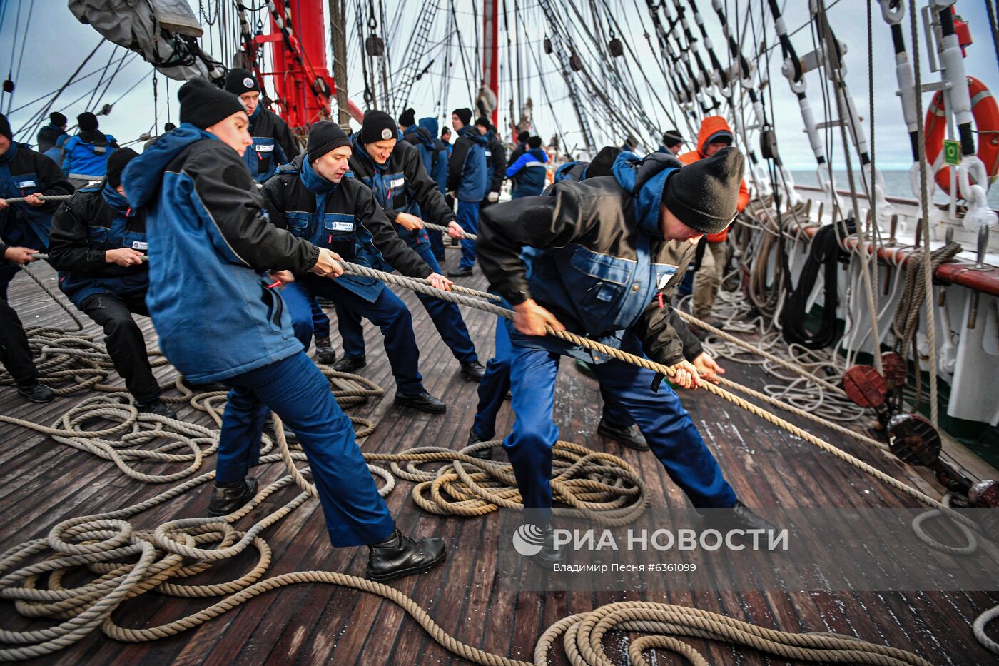 Экспедиция учебного парусного судна "Седов" по маршруту Северного пути