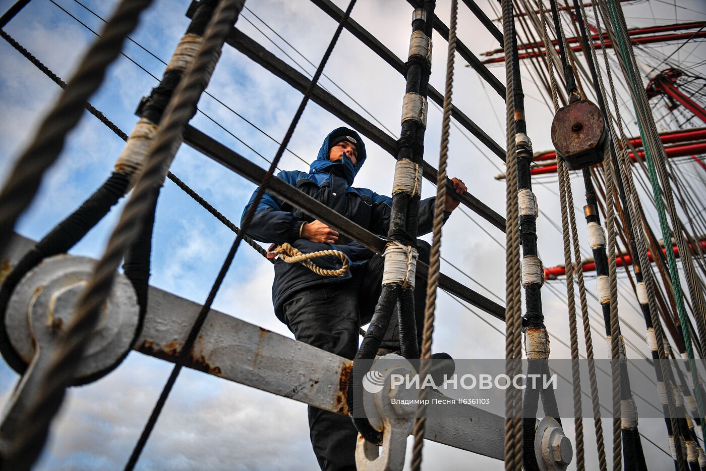 Экспедиция учебного парусного судна "Седов" по маршруту Северного пути