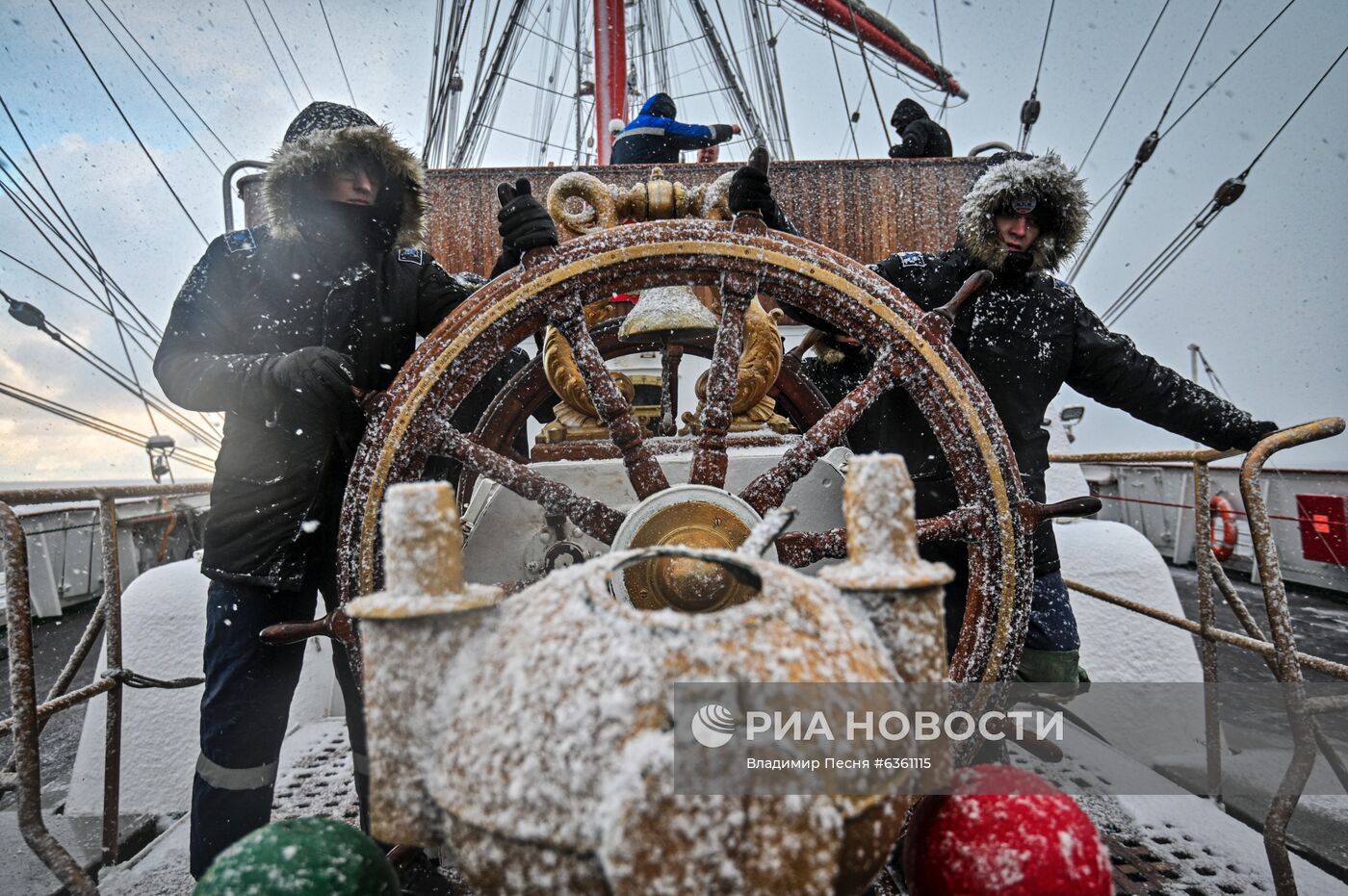 Экспедиция учебного парусного судна "Седов" по маршруту Северного пути