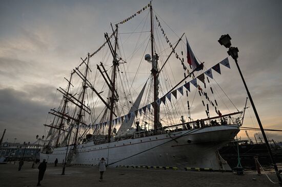 Экспедиция учебного парусного судна "Седов" по маршруту Северного пути