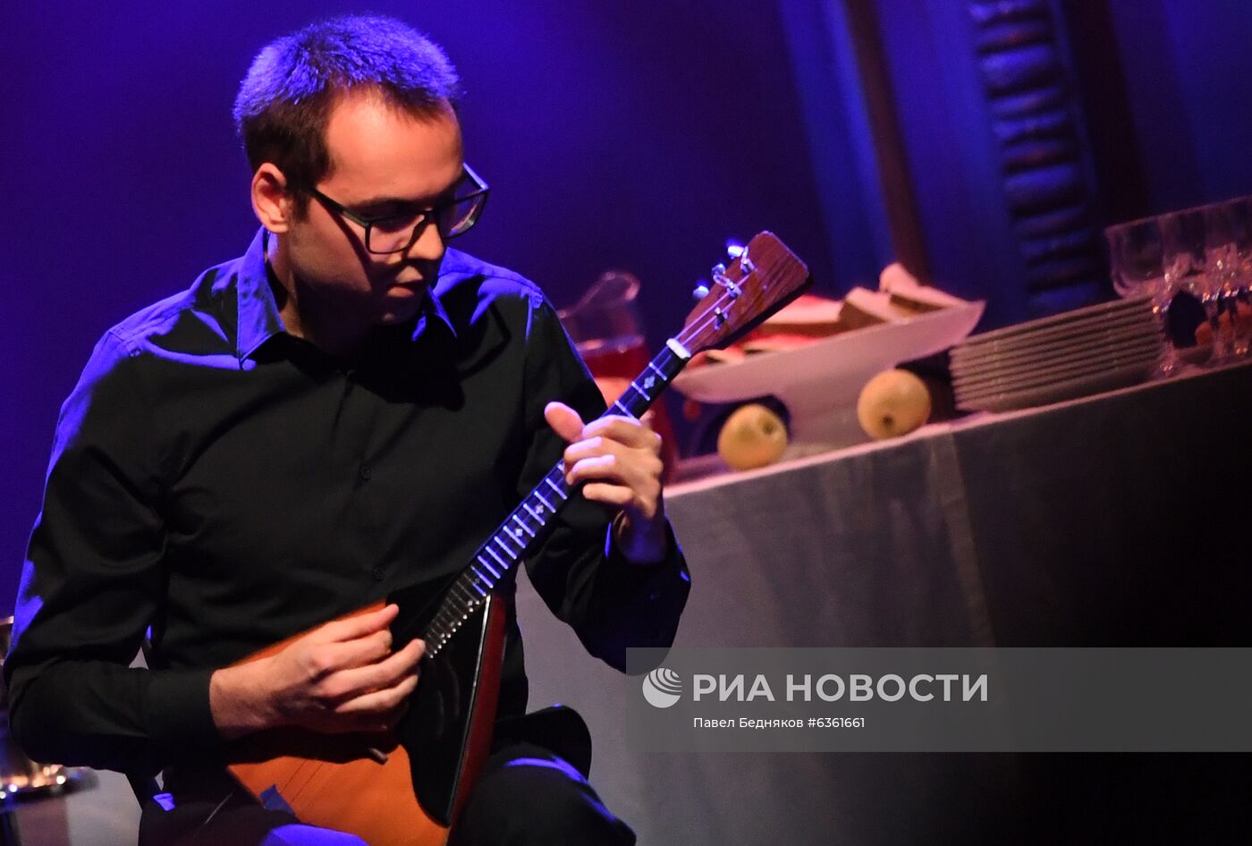 Клубный вечер "СТИХиЯ во время чумы" в театре "Школа современной пьесы"