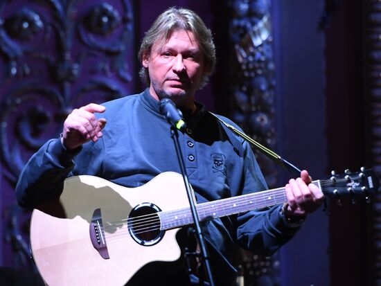 Клубный вечер "СТИХиЯ во время чумы" в театре "Школа современной пьесы"