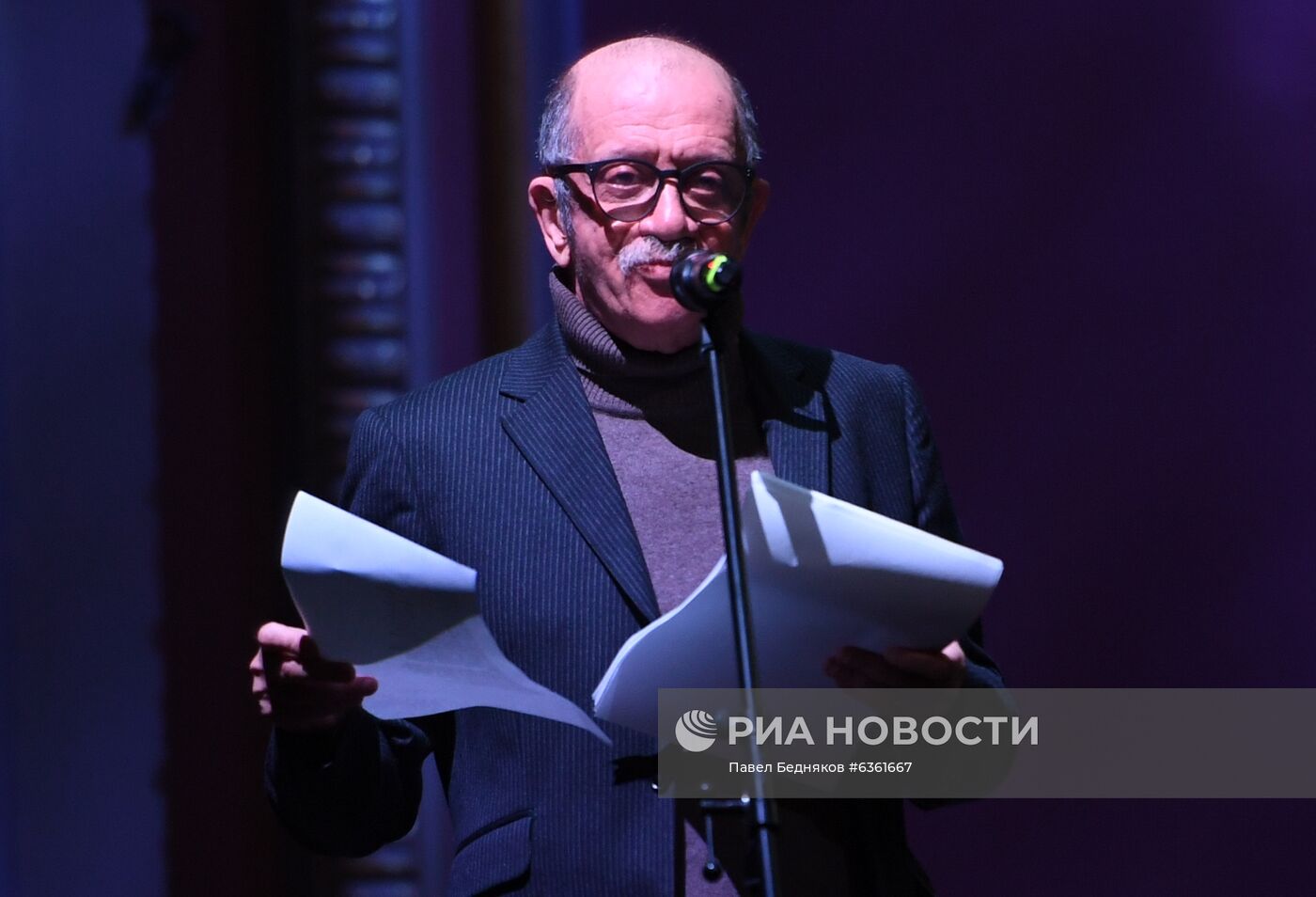 Клубный вечер "СТИХиЯ во время чумы" в театре "Школа современной пьесы"