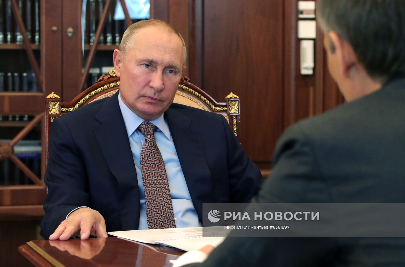 Президент РФ В. Путин встретился с председателем правления Россельхозбанка Б. Листовым