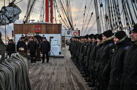 Экспедиция учебного парусного судна "Седов" по маршруту Северного пути