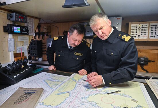 Экспедиция учебного парусного судна "Седов" по маршруту Северного пути