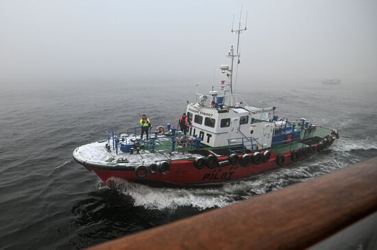 Экспедиция учебного парусного судна "Седов" по маршруту Северного пути