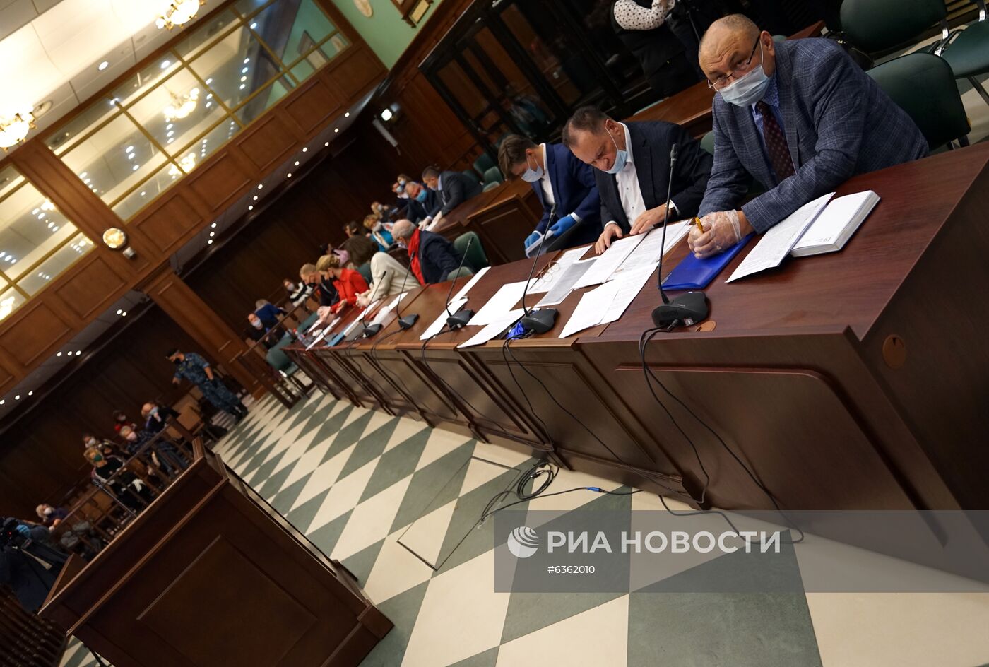 Рассмотрение апелляционной жалобы на приговор актеру М. Ефремову