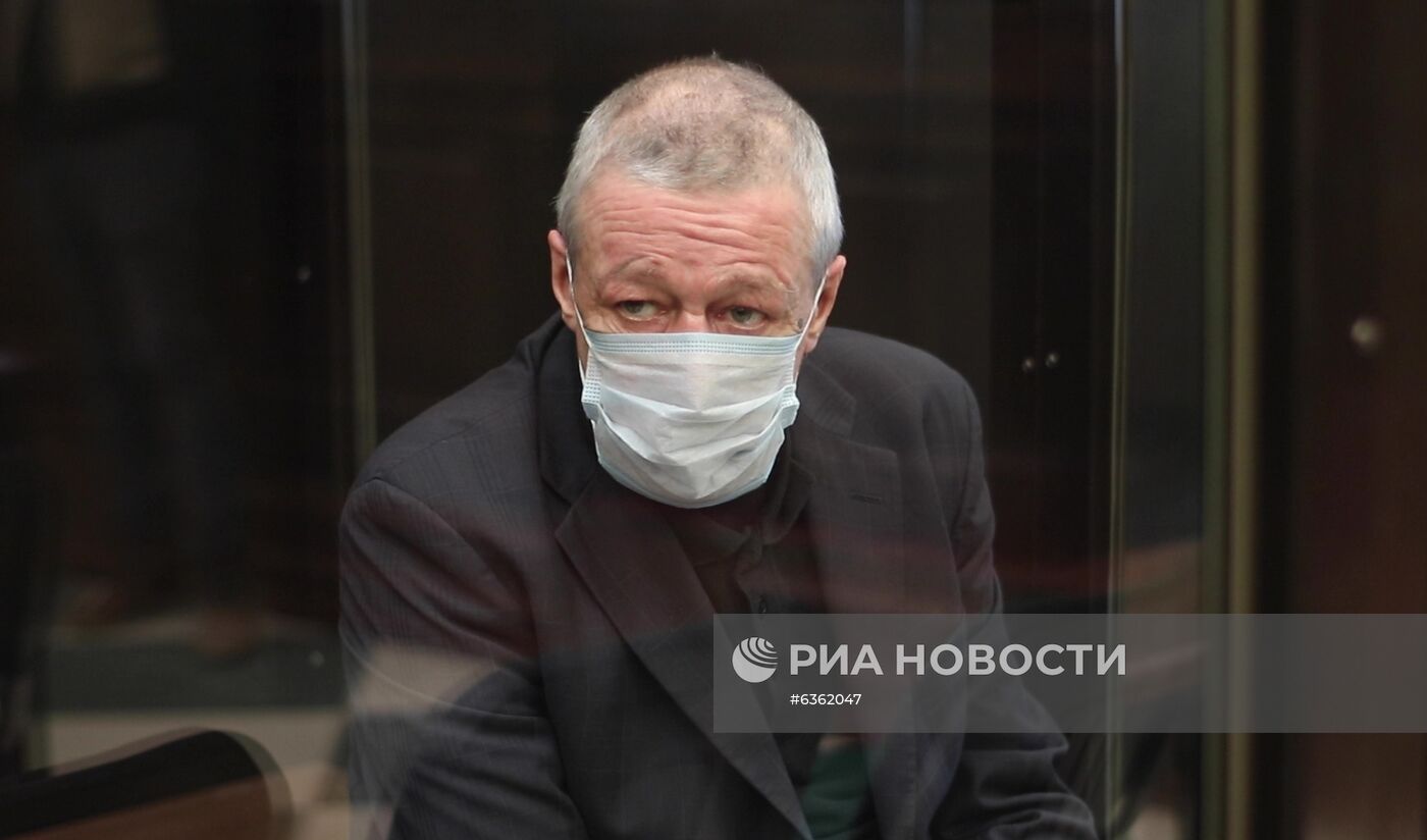 Рассмотрение апелляционной жалобы на приговор актеру М. Ефремову