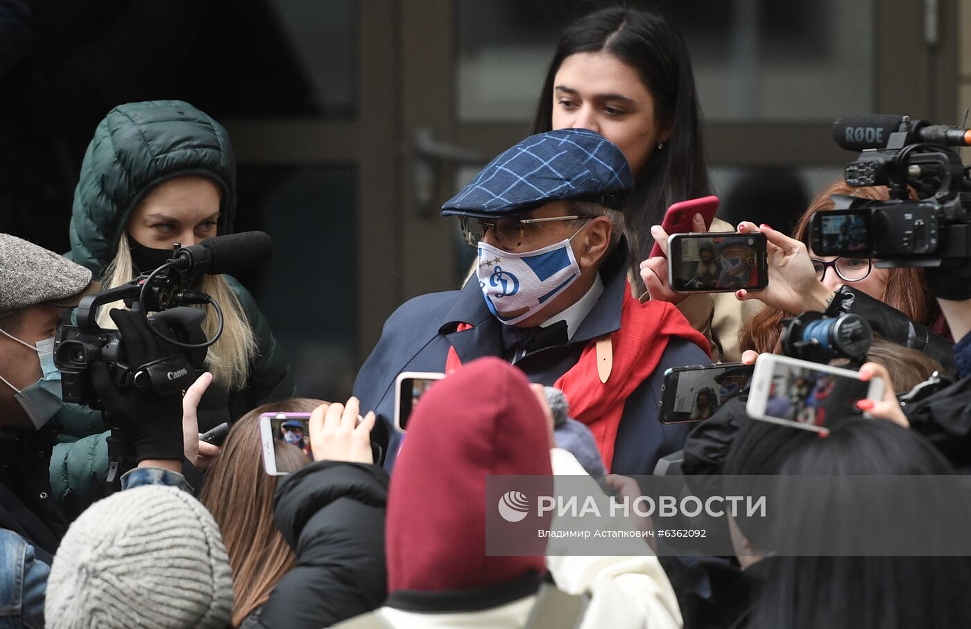 Рассмотрение апелляционной жалобы на приговор актеру М. Ефремову