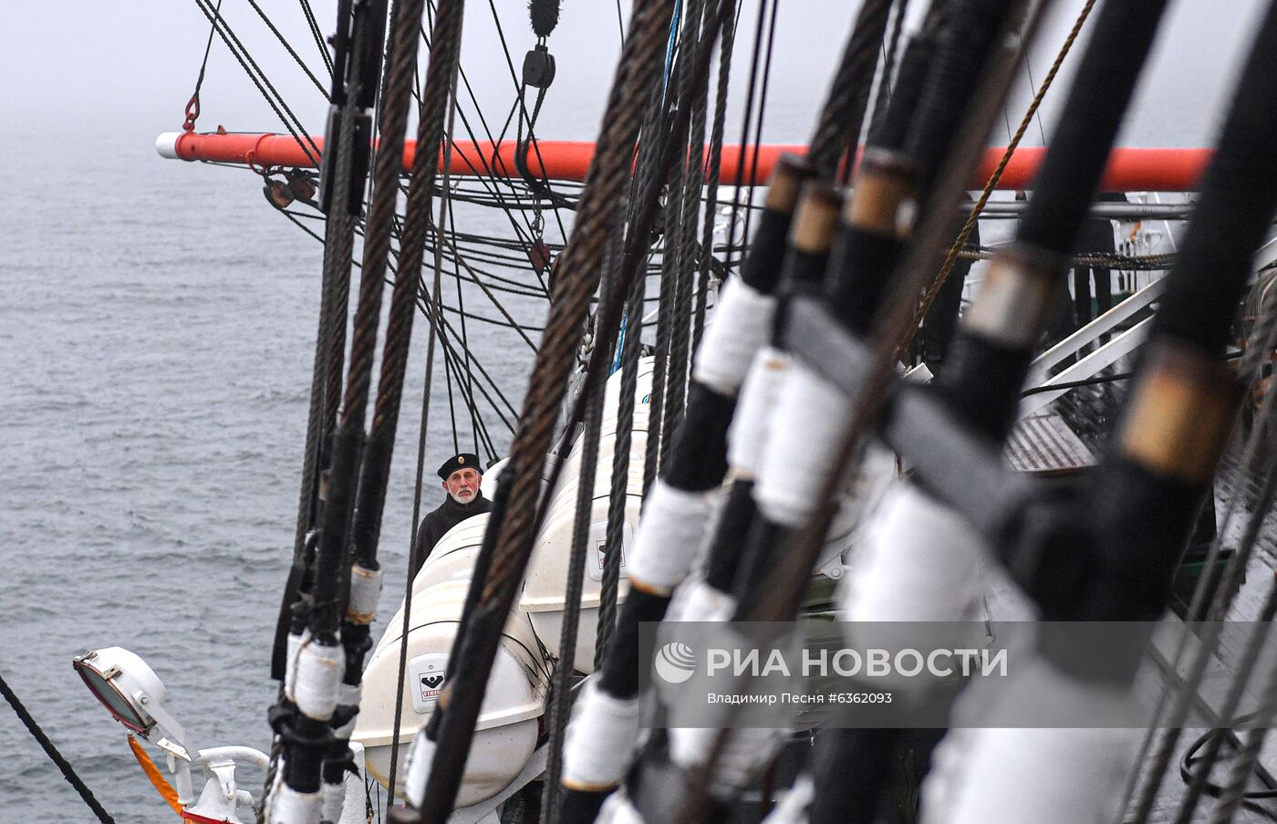 Экспедиция учебного парусного судна "Седов" по маршруту Северного пути