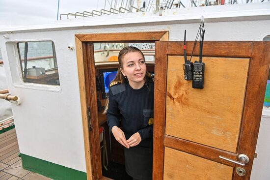 Экспедиция учебного парусного судна "Седов" по маршруту Северного пути