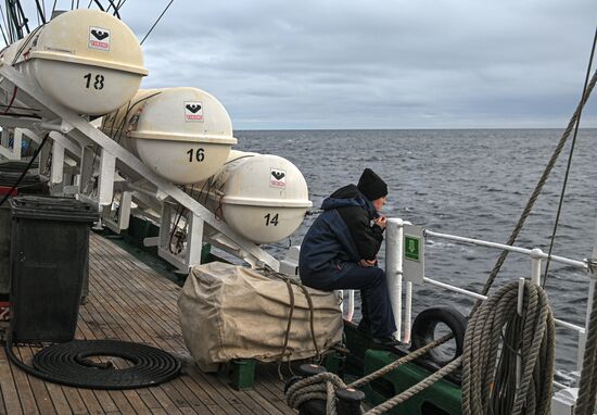 Экспедиция учебного парусного судна "Седов" по маршруту Северного пути