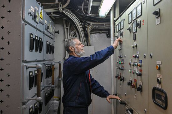 Экспедиция учебного парусного судна "Седов" по маршруту Северного пути