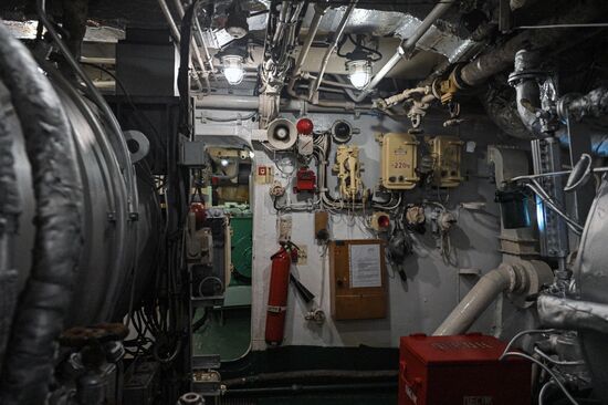 Экспедиция учебного парусного судна "Седов" по маршруту Северного пути