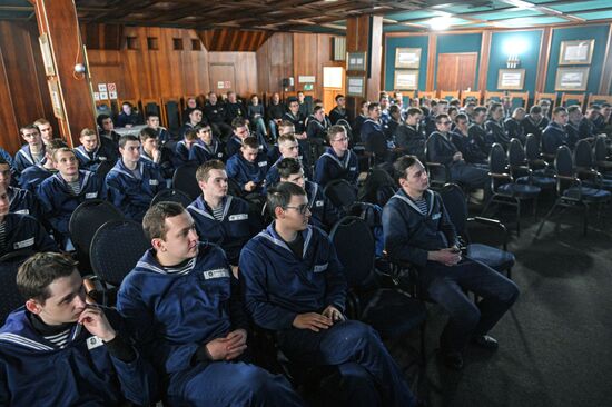 Экспедиция учебного парусного судна "Седов" по маршруту Северного пути