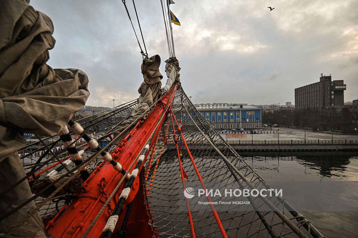 Экспедиция учебного парусного судна "Седов" по маршруту Северного пути