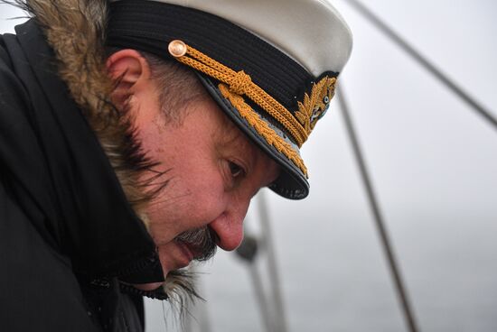 Экспедиция учебного парусного судна "Седов" по маршруту Северного пути