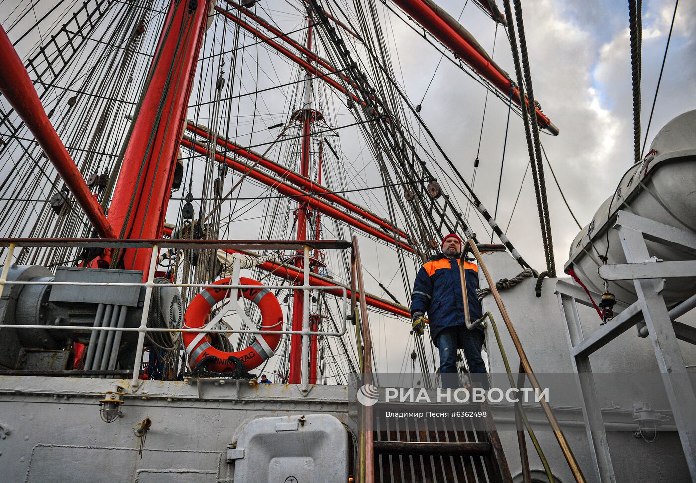 Экспедиция учебного парусного судна "Седов" по маршруту Северного пути