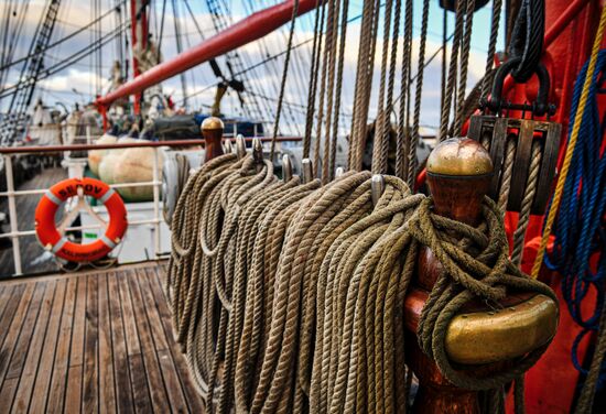 Экспедиция учебного парусного судна "Седов" по маршруту Северного пути