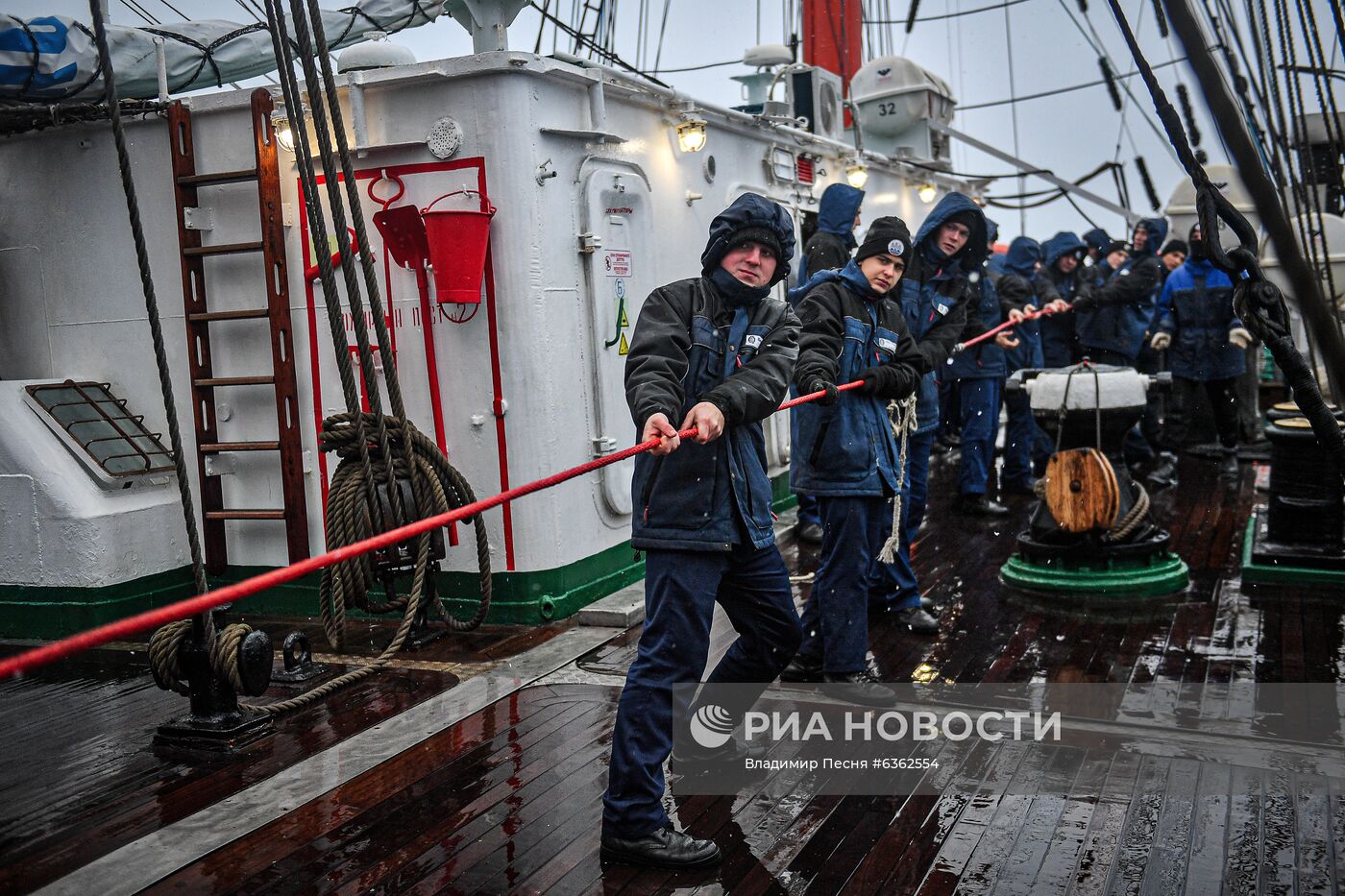 Экспедиция учебного парусного судна "Седов" по маршруту Северного пути