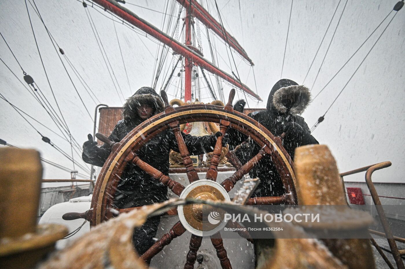 Экспедиция учебного парусного судна "Седов" по маршруту Северного пути