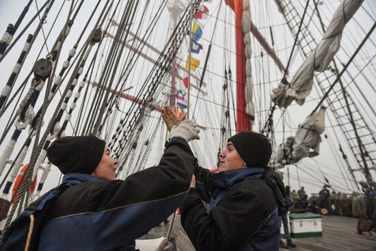Экспедиция учебного парусного судна "Седов" по маршруту Северного пути