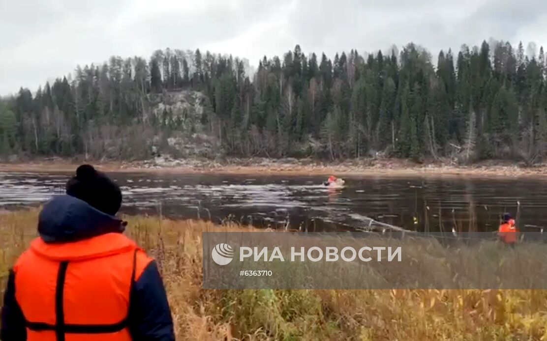 Под Вологдой в реке Сухоне нашли части потерпевшего крушение вертолета