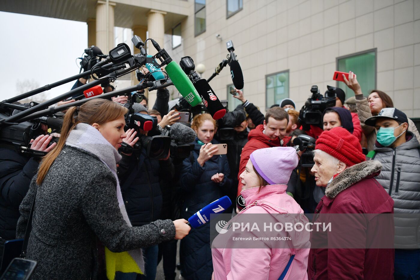 Рассмотрение жалобы на приговор актеру М. Ефремову