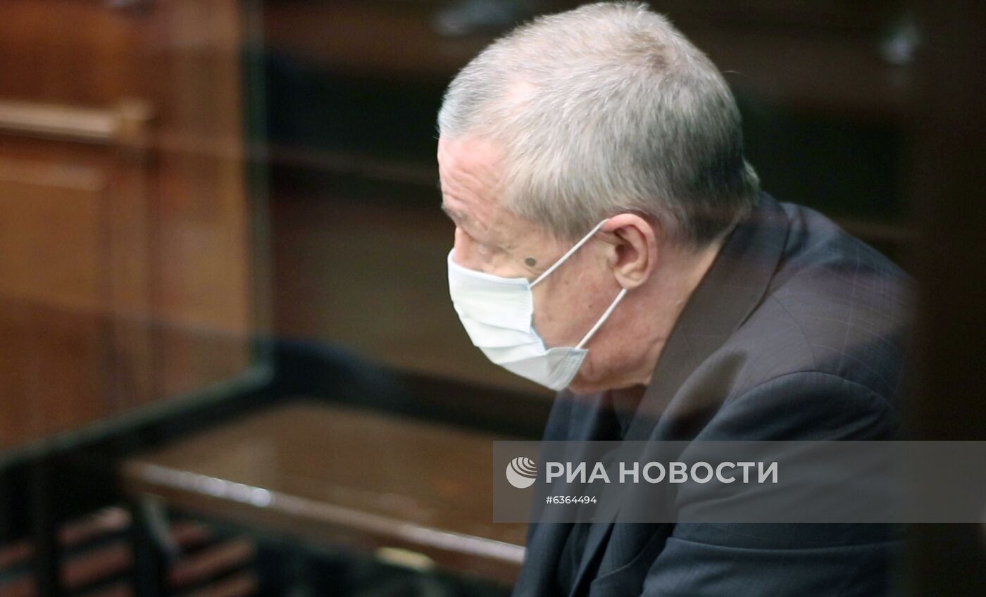 Рассмотрение жалобы на приговор актеру М. Ефремову