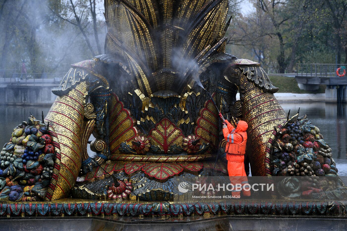 Консервация фонтана "Золотой колос" на ВДНХ