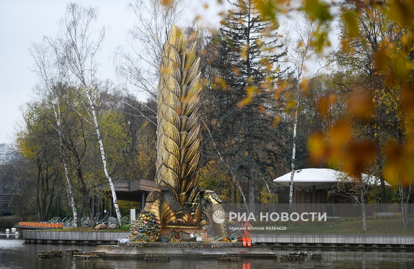 Консервация фонтана "Золотой колос" на ВДНХ