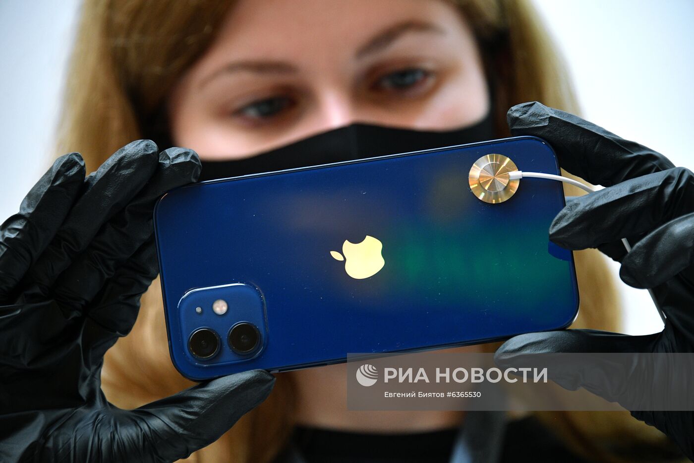 В России поступили в продажу новые Iphone