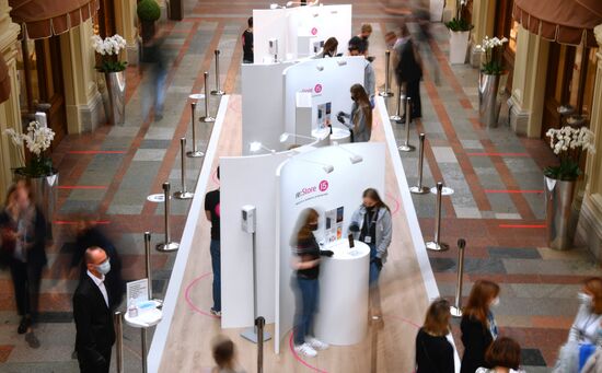 В России поступили в продажу новые Iphone