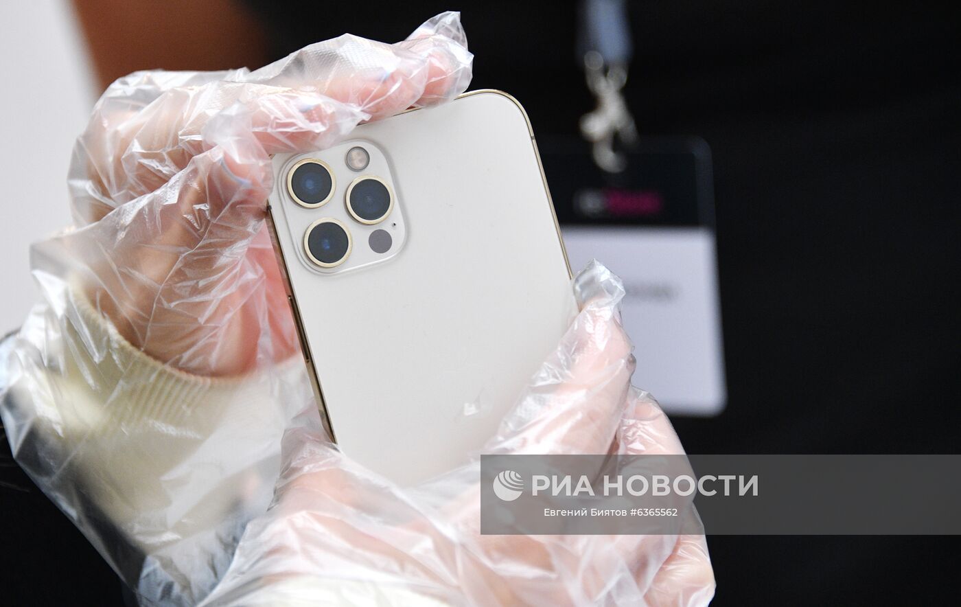 В России поступили в продажу новые Iphone