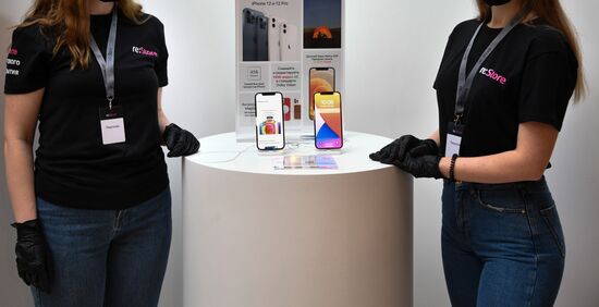 В России поступили в продажу новые Iphone