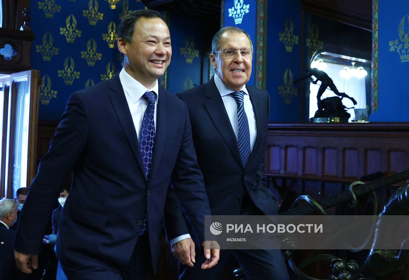 Встреча главы МИД России и Киргизии С. Лаврова и Р. Казакбаева