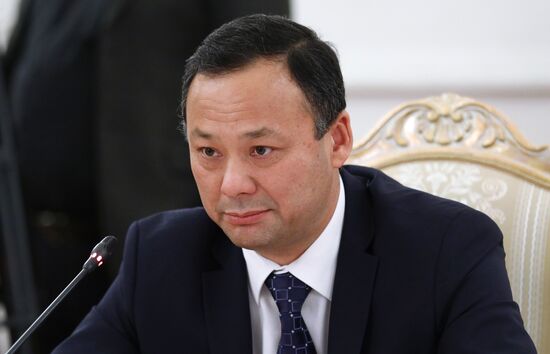 Встреча главы МИД России и Киргизии С. Лаврова и Р. Казакбаева