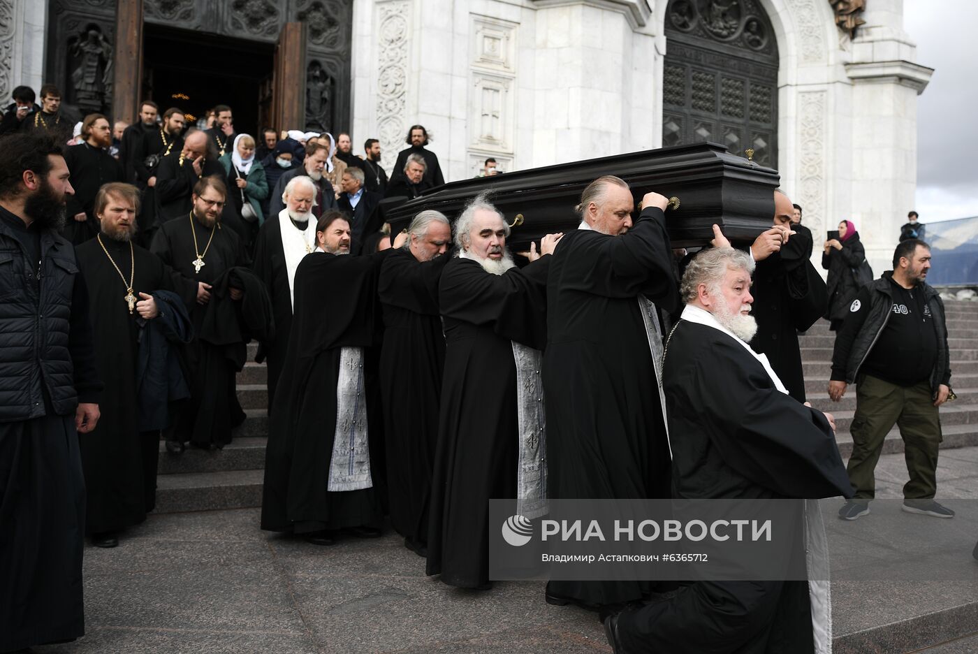 Отпевание протоиерея Димитрия Смирнова в храме Христа Спасителя 