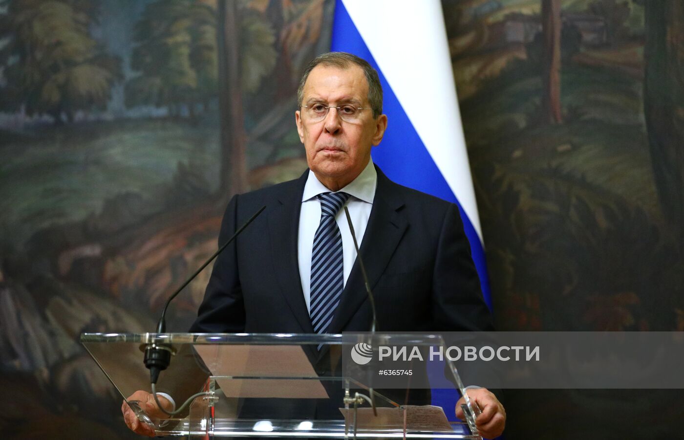 Встреча главы МИД России и Киргизии С. Лаврова и Р. Казакбаева