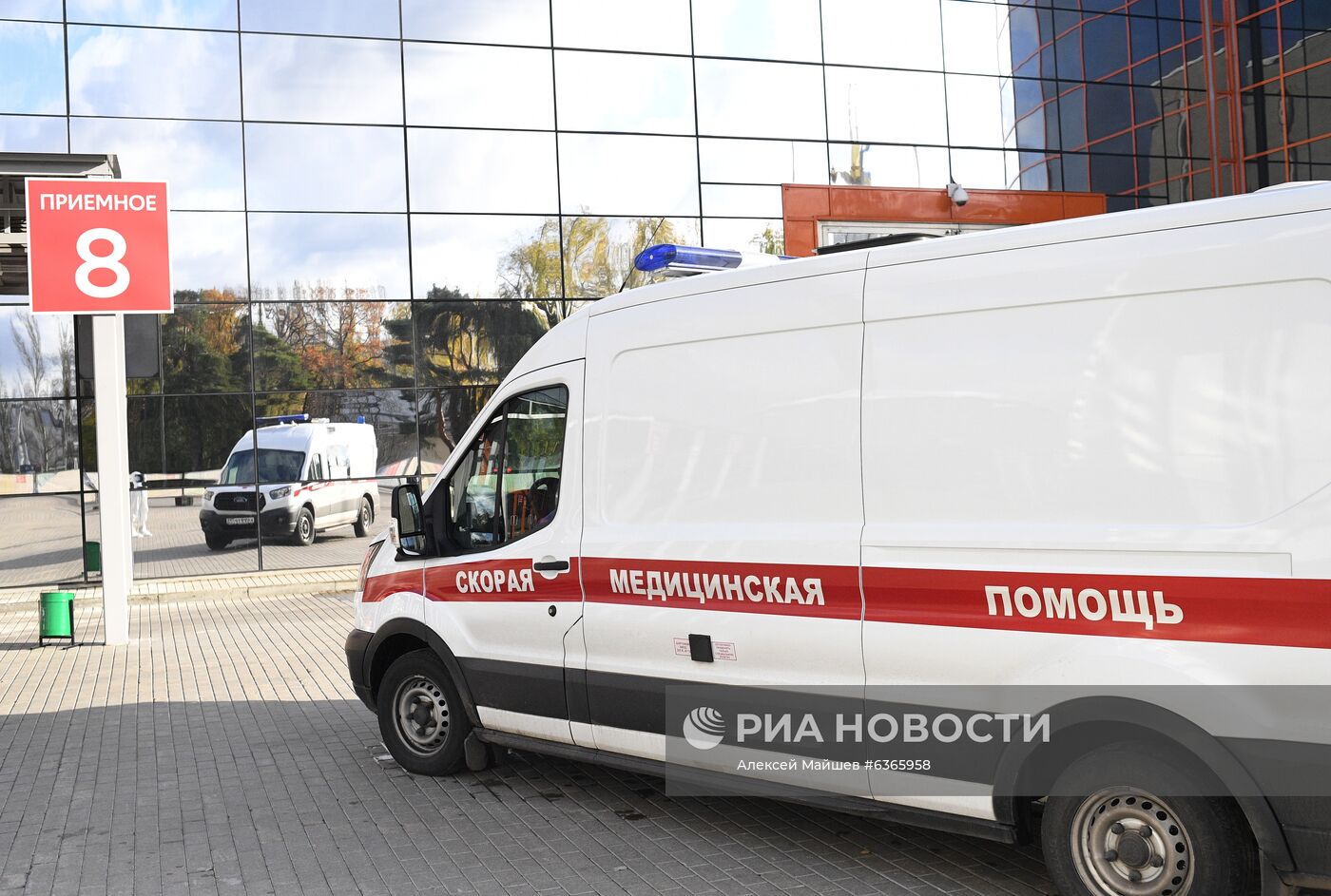 Временный госпиталь COVID-19 на ВДНХ 