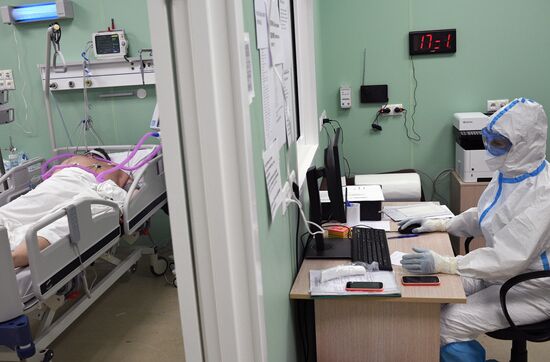 Временный госпиталь COVID-19 на ВДНХ 