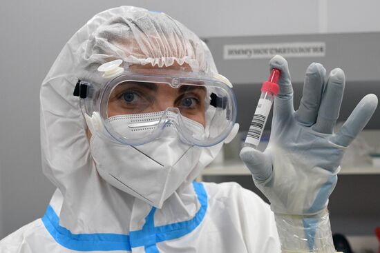 Временный госпиталь COVID-19 на ВДНХ 