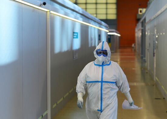 Временный госпиталь COVID-19 на ВДНХ 