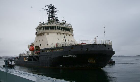 Комплексная экспедиция Северного флота и РГО в Арктику прибыла в Североморск на ледоколе "Илья Муромец"