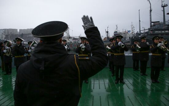 Комплексная экспедиция Северного флота и РГО в Арктику прибыла в Североморск на ледоколе "Илья Муромец"