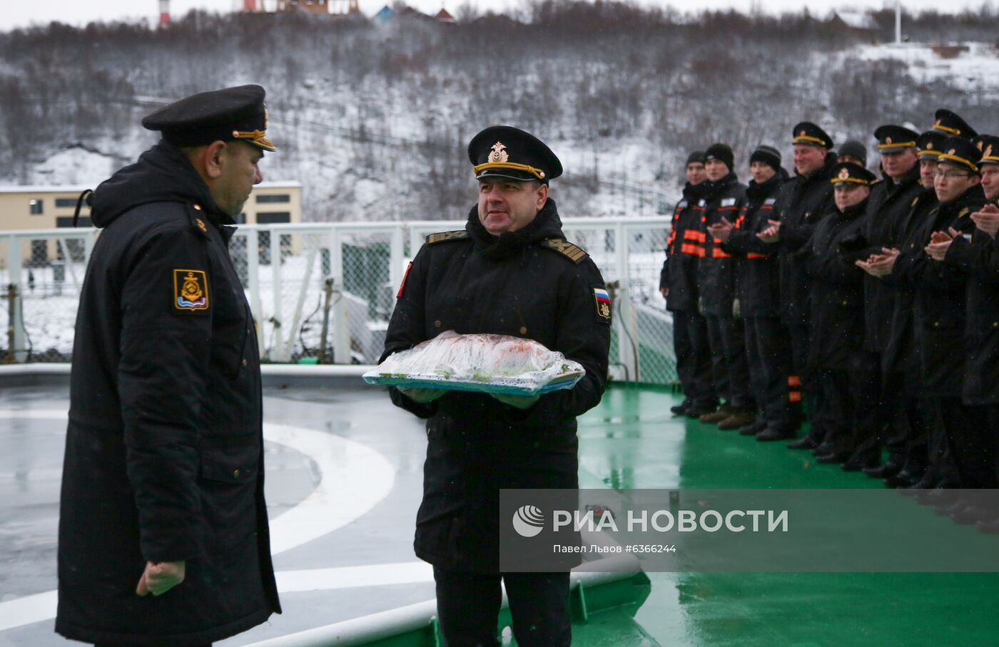 Комплексная экспедиция Северного флота и РГО в Арктику прибыла в Североморск на ледоколе "Илья Муромец"