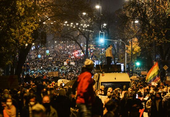 Акция в против запрета абортов в Варшаве