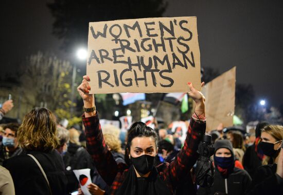 Акция в против запрета абортов в Варшаве